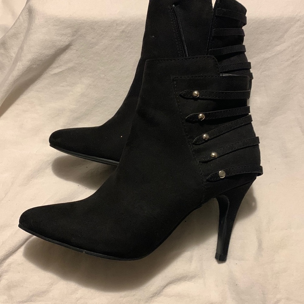 Size 10 ankle boot!